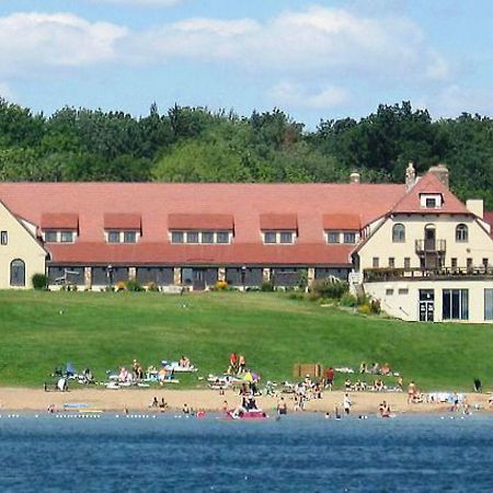 Potawatomi Inn & Cabins Ангола Екстериор снимка