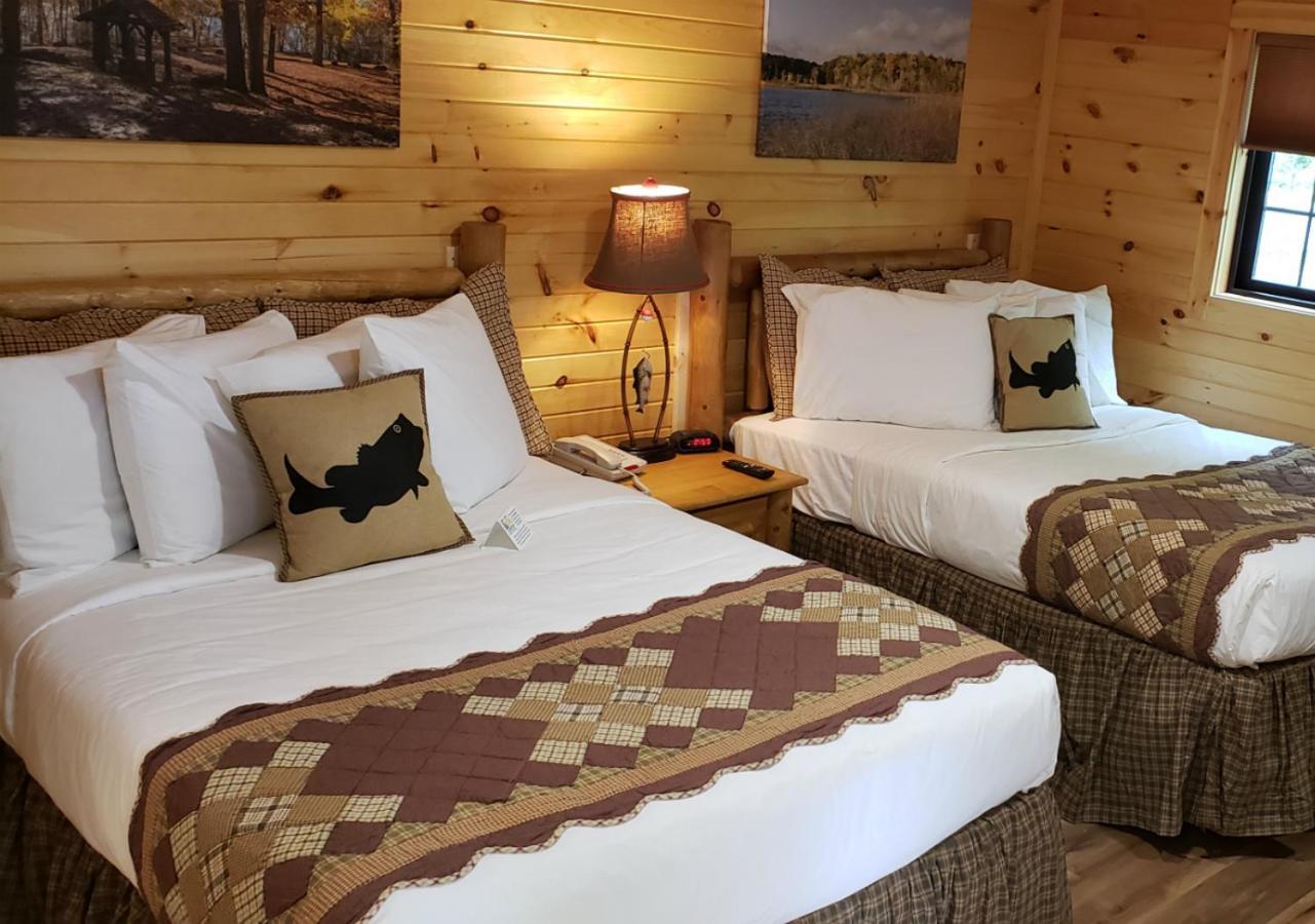 Potawatomi Inn & Cabins Ангола Стая снимка