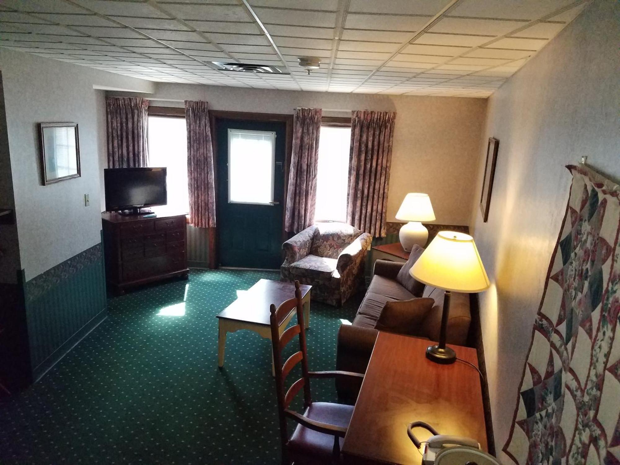 Potawatomi Inn & Cabins Ангола Стая снимка