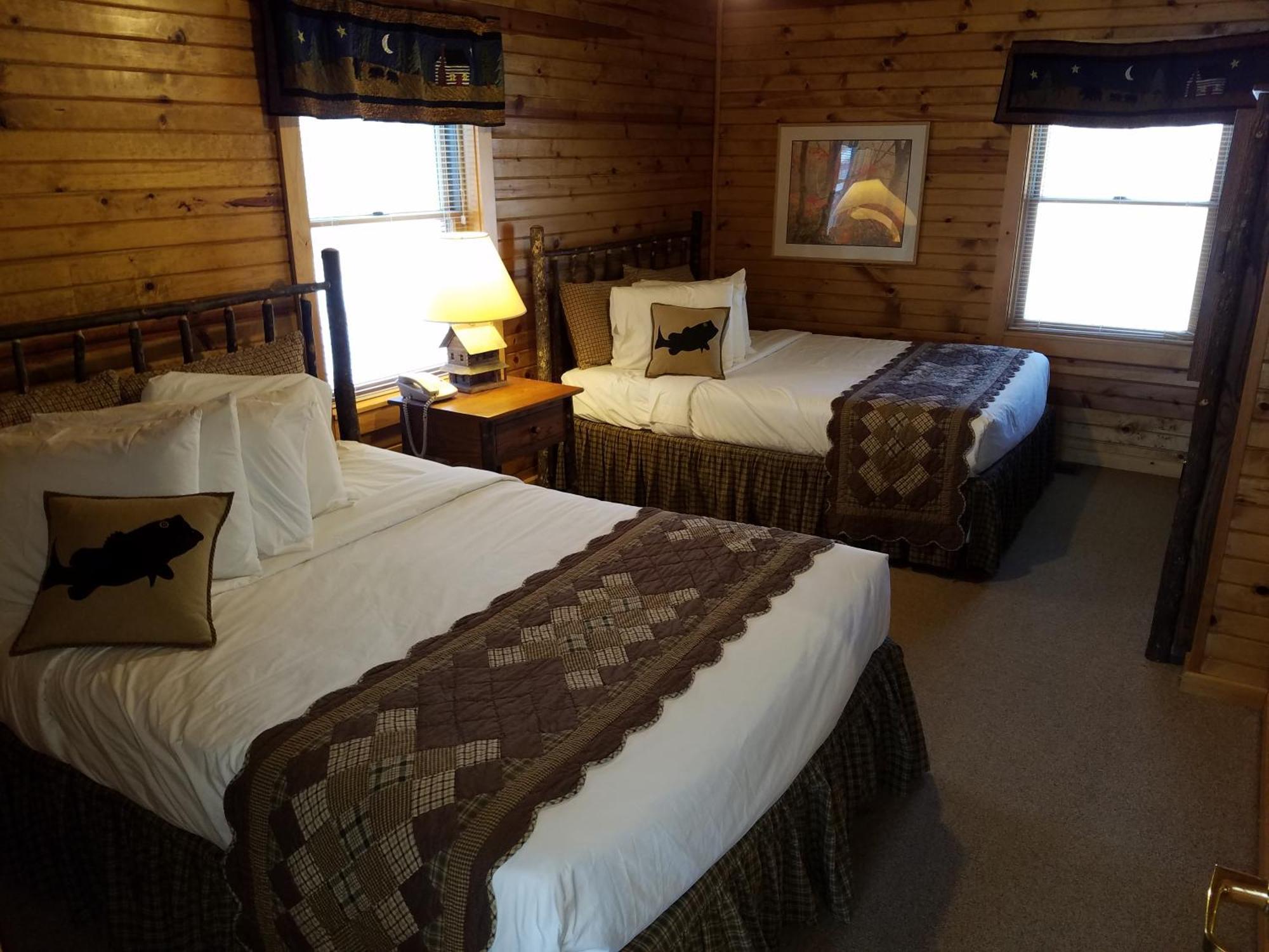 Potawatomi Inn & Cabins Ангола Стая снимка