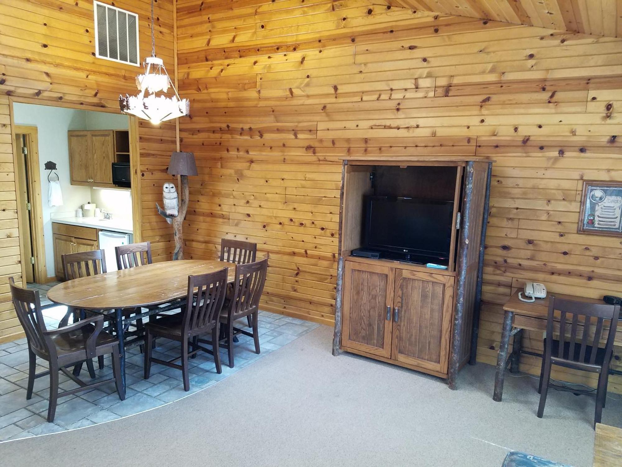 Potawatomi Inn & Cabins Ангола Стая снимка