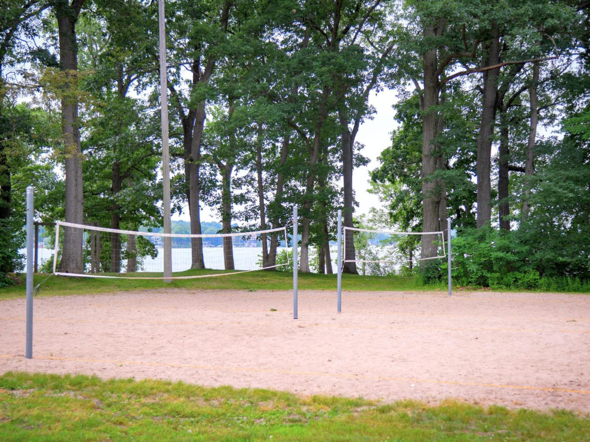 Potawatomi Inn & Cabins Ангола Екстериор снимка