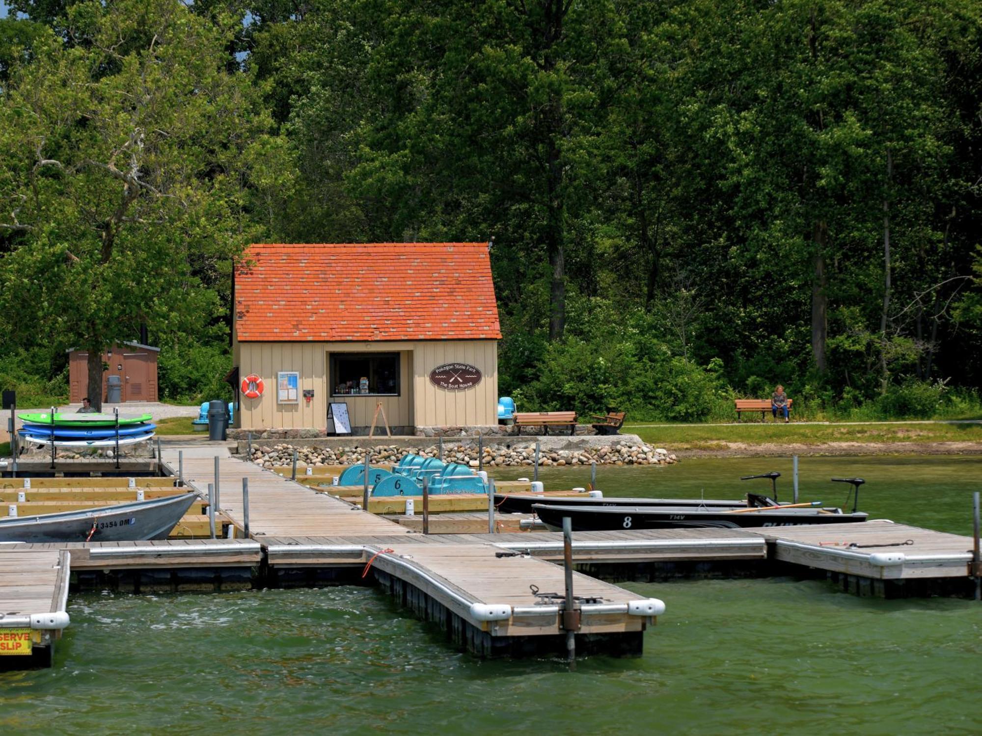 Potawatomi Inn & Cabins Ангола Екстериор снимка
