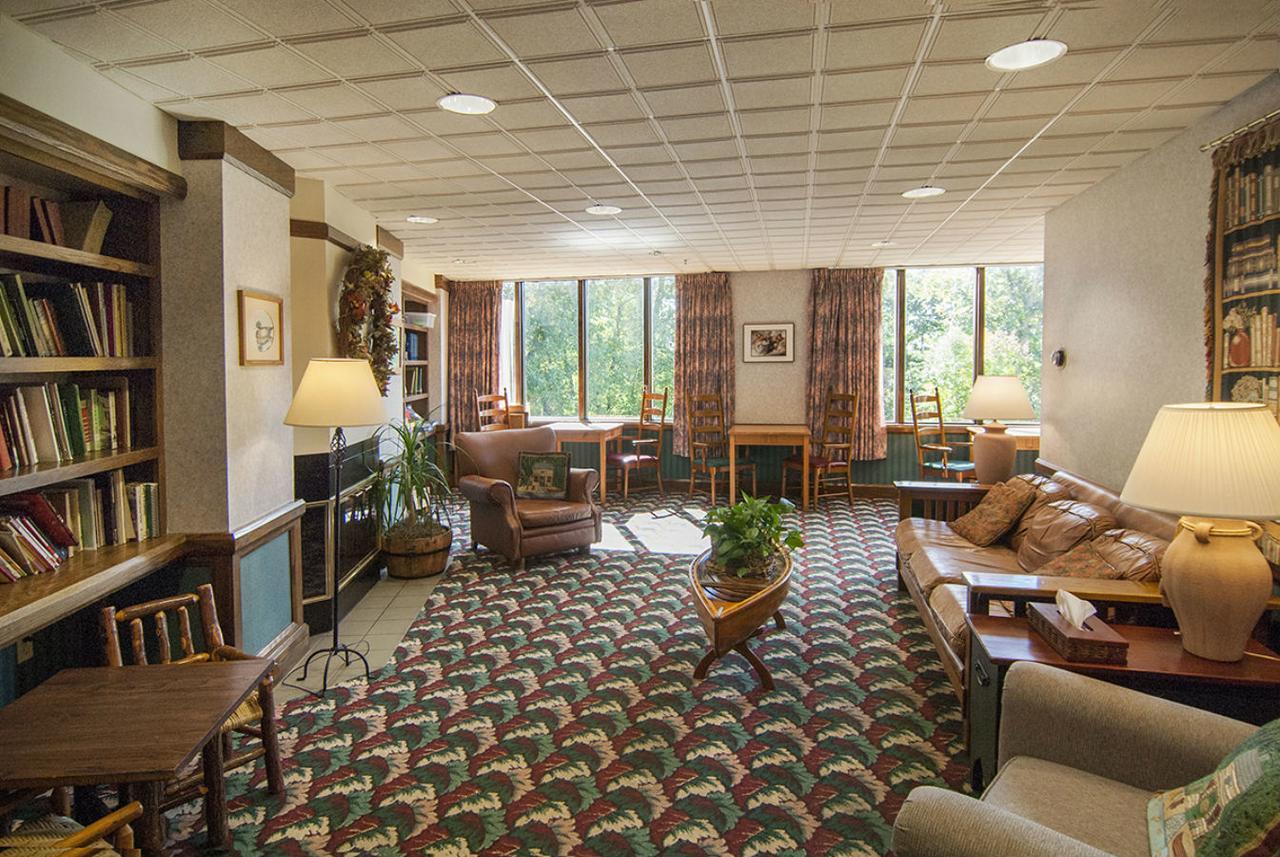Potawatomi Inn & Cabins Ангола Екстериор снимка
