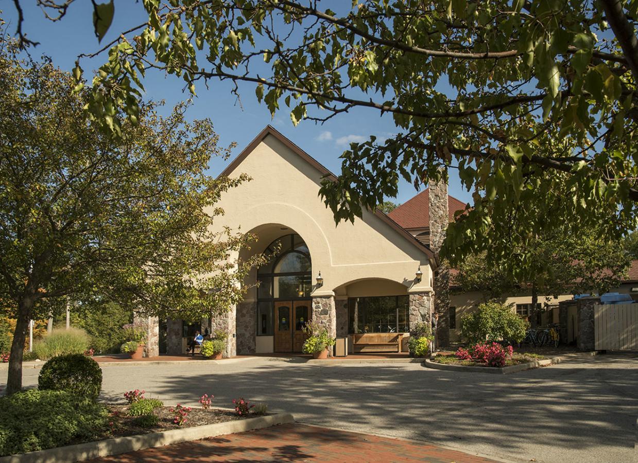 Potawatomi Inn & Cabins Ангола Екстериор снимка