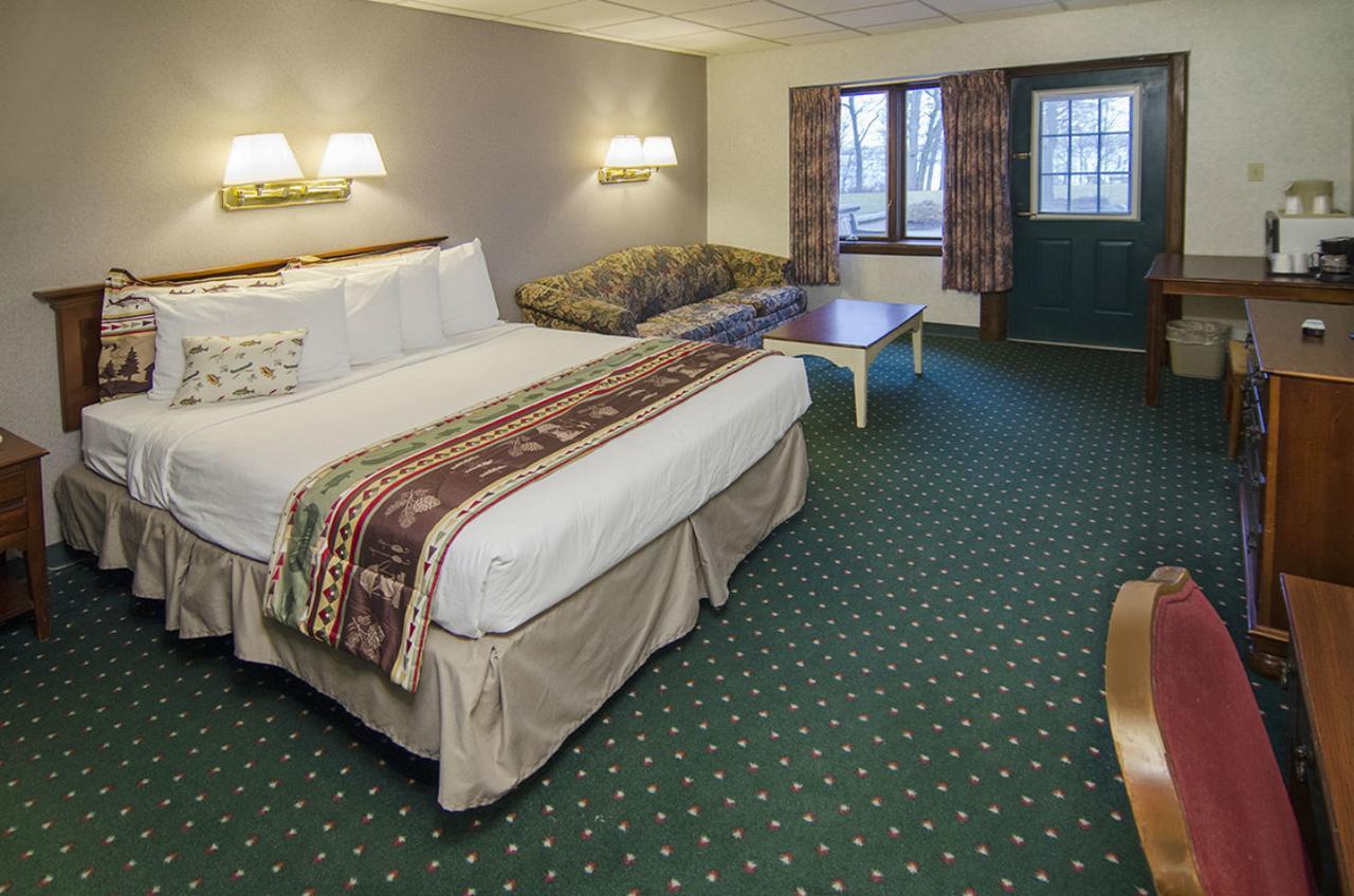 Potawatomi Inn & Cabins Ангола Стая снимка
