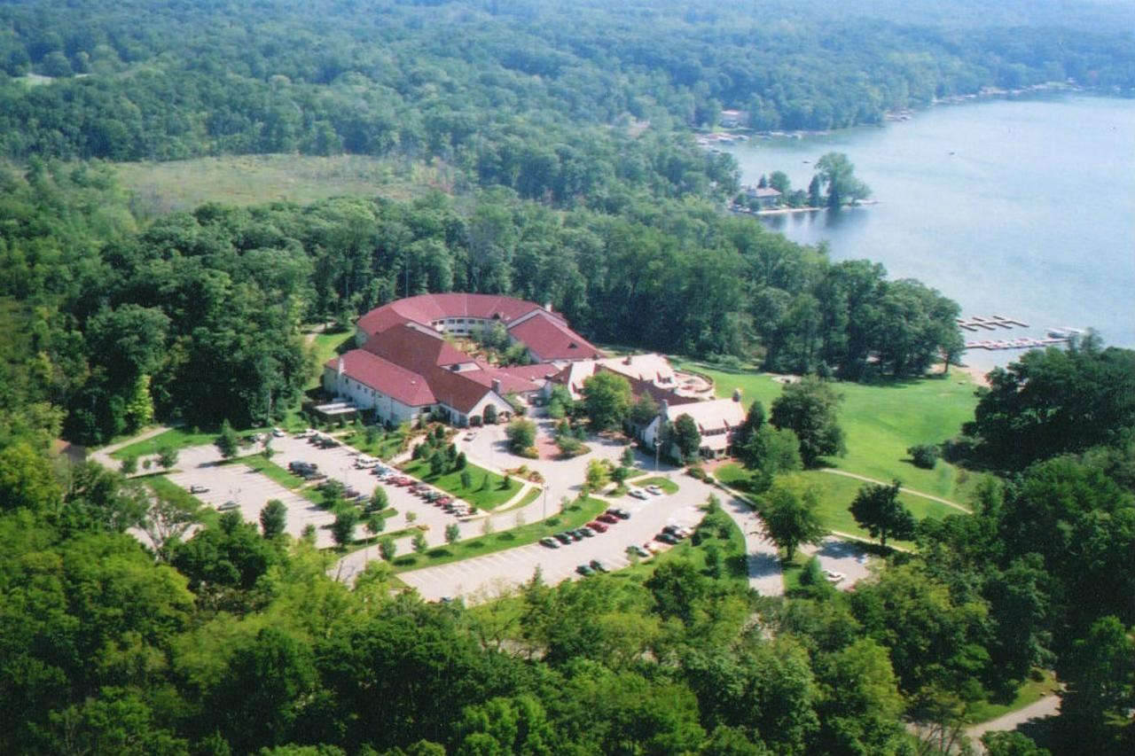 Potawatomi Inn & Cabins Ангола Екстериор снимка